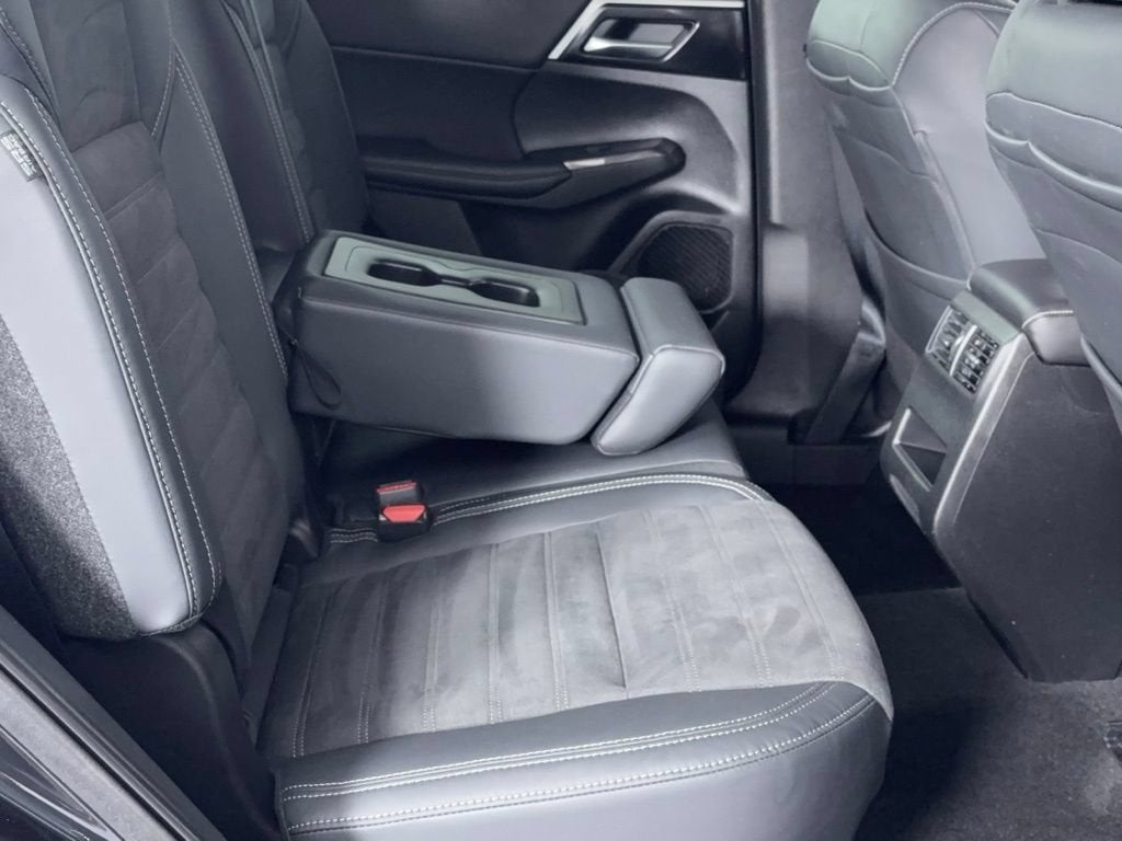 2022 Mitsubishi Outlander SE