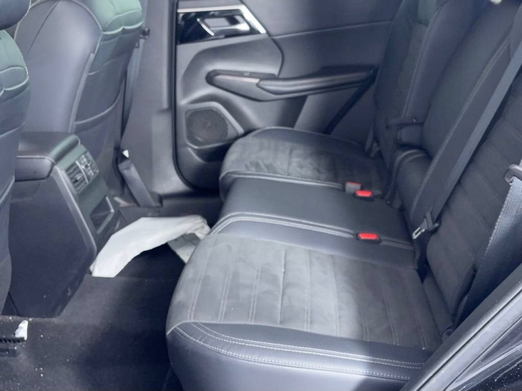 2022 Mitsubishi Outlander SE