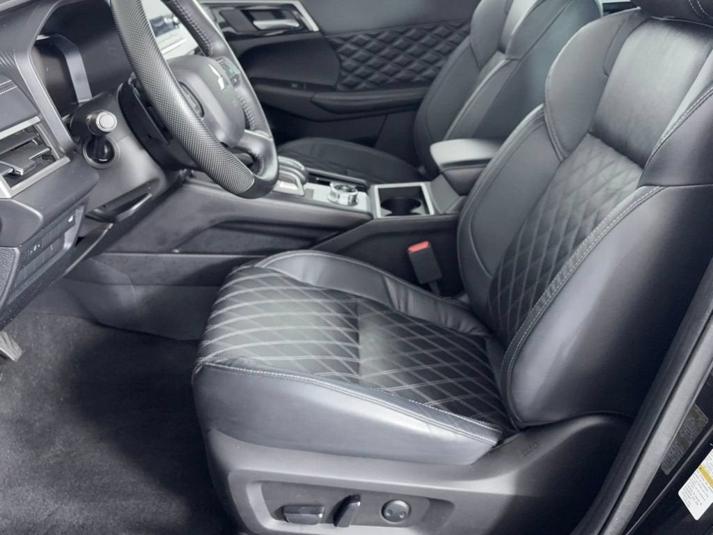 2023 Mitsubishi Outlander SEL
