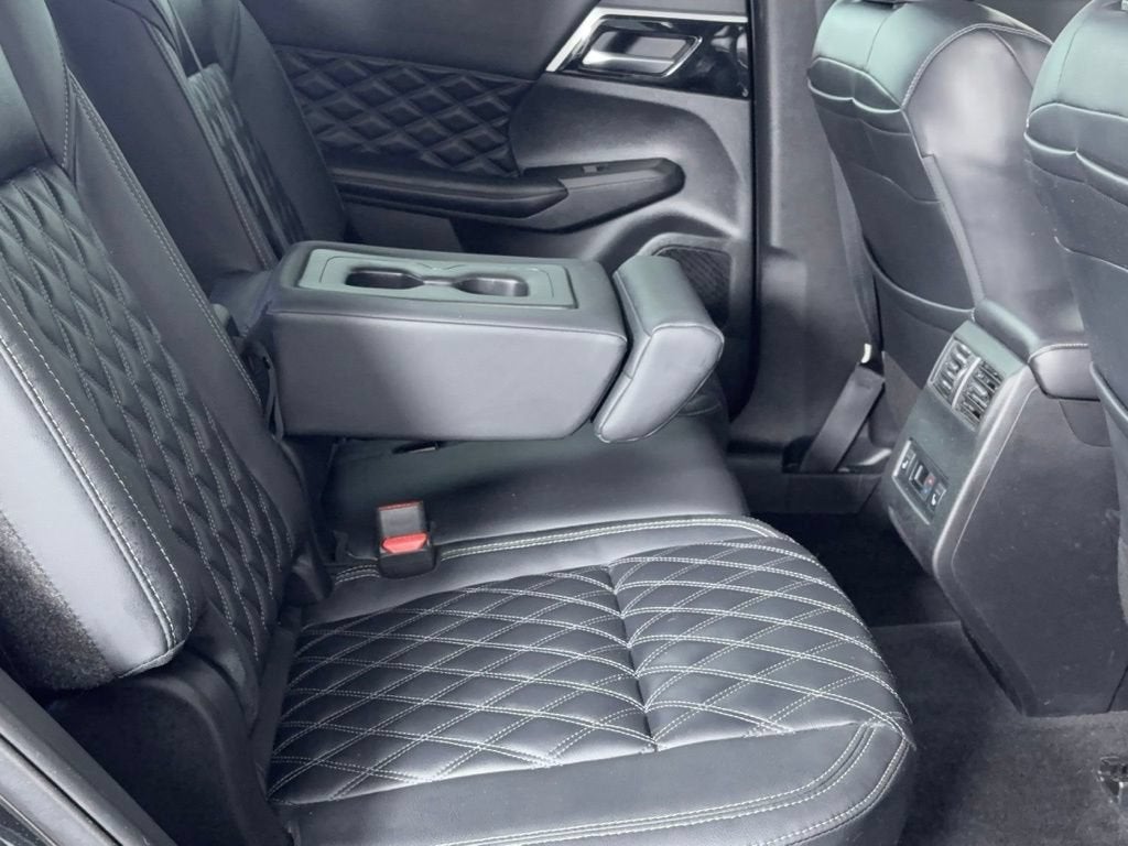 2023 Mitsubishi Outlander SEL