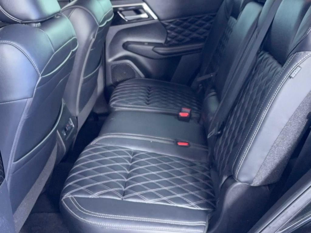 2023 Mitsubishi Outlander SEL