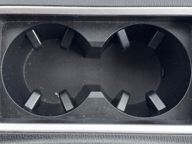 2023 Mitsubishi Outlander PHEV SE