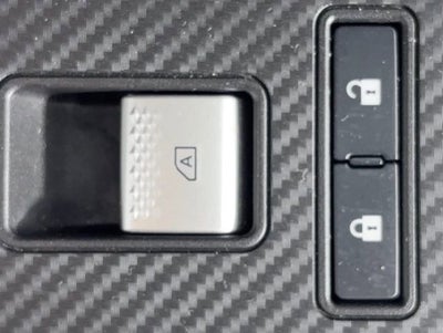 2023 Mitsubishi Outlander PHEV SE