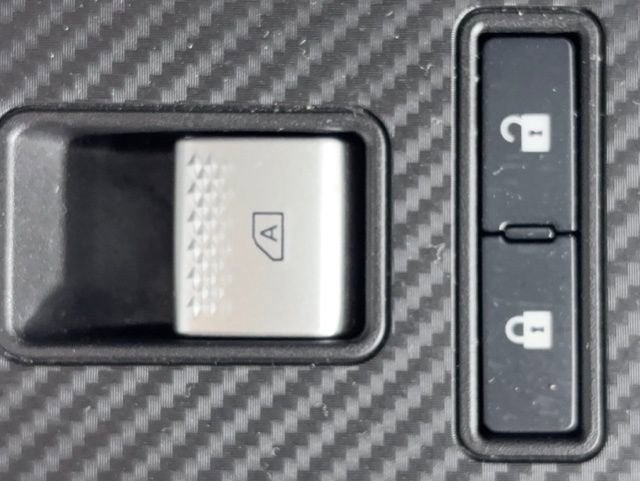 2023 Mitsubishi Outlander PHEV SE