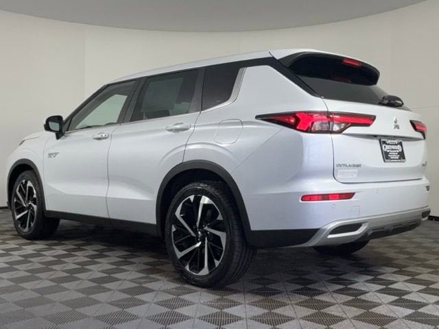 2023 Mitsubishi Outlander PHEV SE