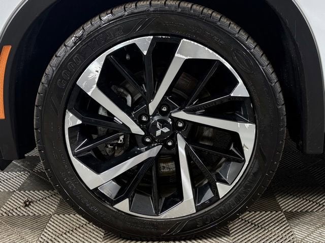 2023 Mitsubishi Outlander PHEV SE