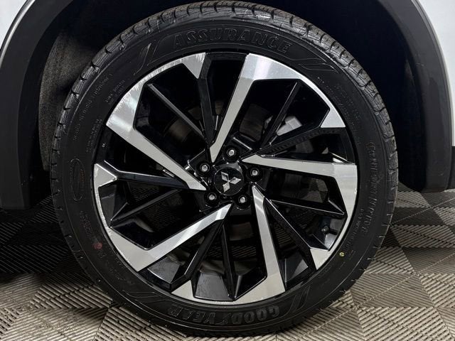 2023 Mitsubishi Outlander PHEV SE