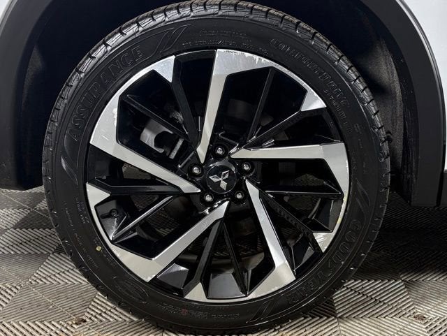 2023 Mitsubishi Outlander PHEV SE