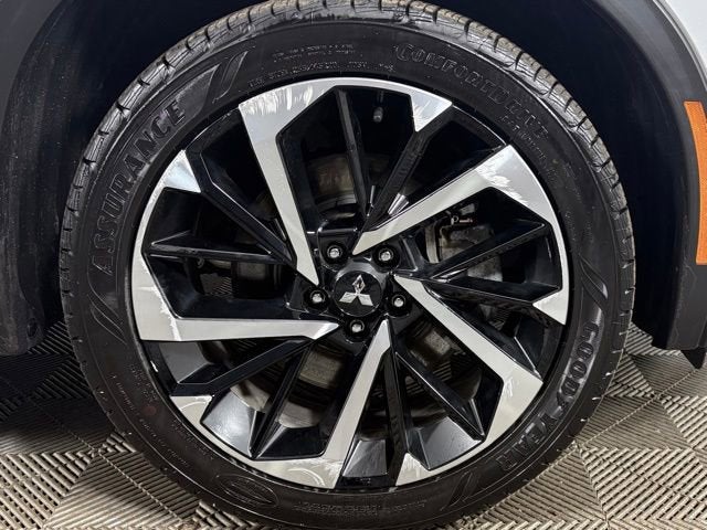 2023 Mitsubishi Outlander PHEV SE