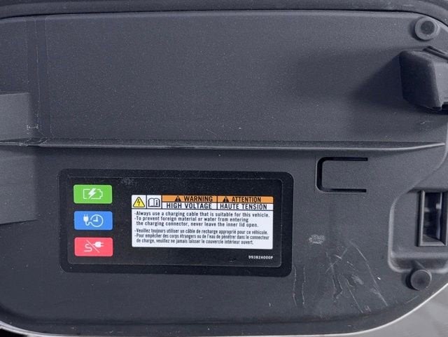 2023 Mitsubishi Outlander PHEV SE