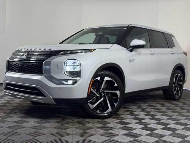 2023 Mitsubishi Outlander PHEV SE