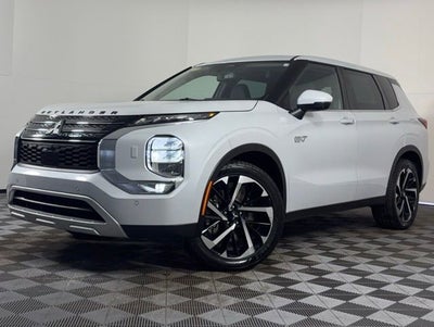 2023 Mitsubishi Outlander PHEV SE