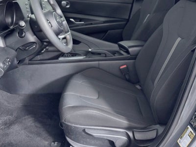 2023 Hyundai Elantra SE