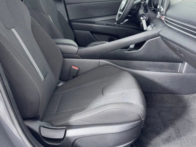 2023 Hyundai Elantra SE