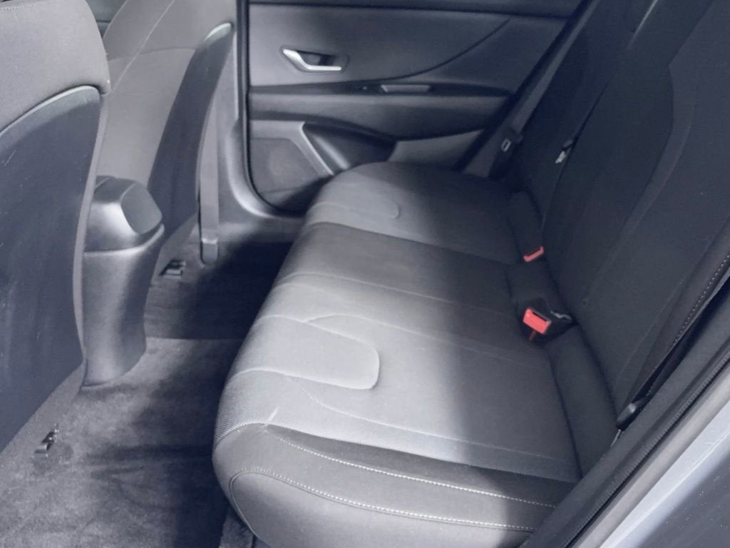 2023 Hyundai Elantra SE