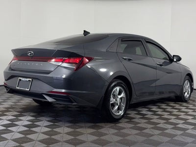 2023 Hyundai Elantra SE