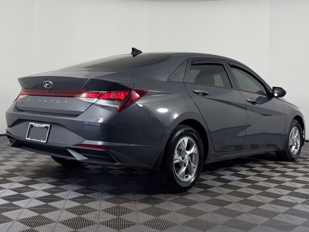 2023 Hyundai Elantra SE