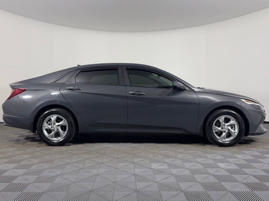 2023 Hyundai Elantra SE