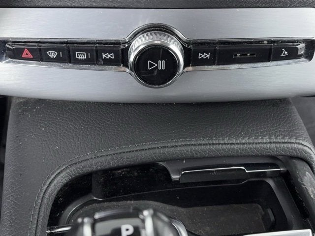 2018 Volvo XC90 Momentum