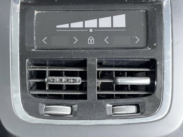 2018 Volvo XC90 Momentum