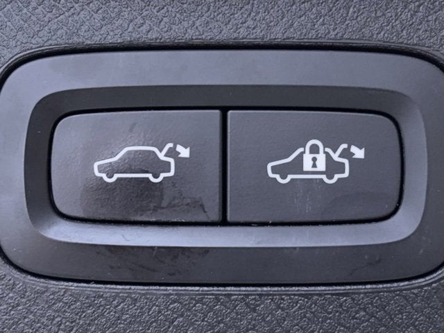 2018 Volvo XC90 Momentum